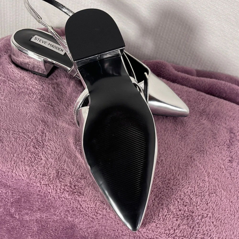 Steve Madden Metallic Silver Flats - Picture 4 of 4